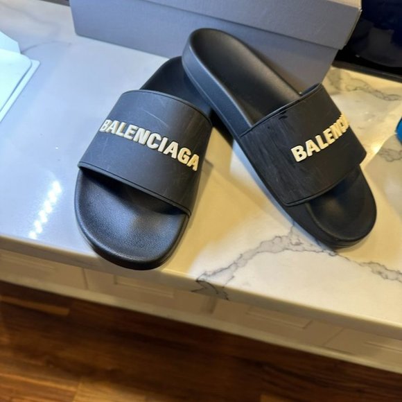 BALENCIAGA MEN\'S POOL SLIDE SANDAL IN BLACK/WHITE main image 4